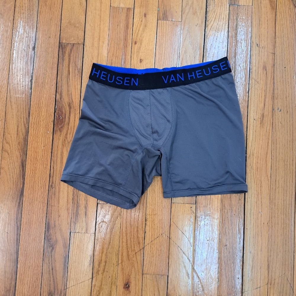 Men's medium Van Heusen sport Boxer Briefs